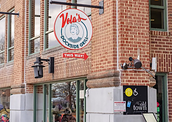 Volas Dockside Grill and Hi-Tide Lounge - Alexandria, VA Seafood Restaurants - Restaurant Exterior Image