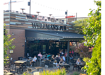 Des Moines Sports Bars Wellman's Pub & Rooftop
