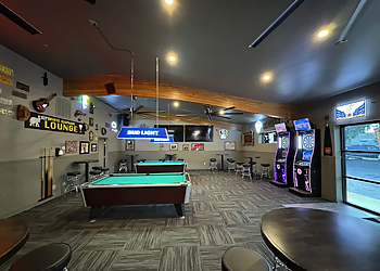 Modesto Night Clubs White Elephant Lounge