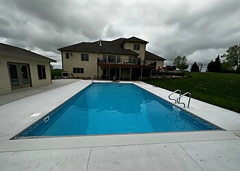 Des Moines Pool Services Wiges Outdoor Services