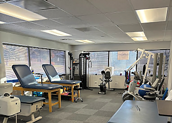 Will Delaney, PT, DPT - EXPERT PHYSICAL THERAPY - Lakewood, CO Physical Therapists - Treatment Room Image