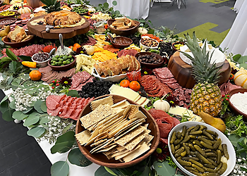 Willabys Catering & Event - Salem, OR Caterers - Table Setup Image