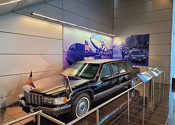 Little Rock Places To See William J. Clinton Presidential Library and Museum
