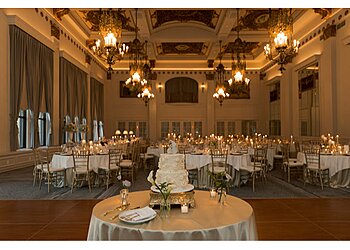 Milwaukee Wedding Planners Willow + Waylon Events