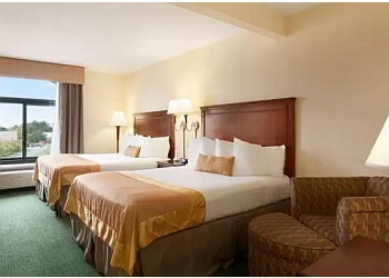 Wingate by Wyndham Chesapeake - Chesapeake, VA Hotels - Hotel Room Image