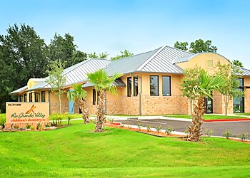 McAllen Kids Dentists Winona Moczygemba, DDS, MAGD - RIO GRANDE VALLEY CHILDREN'S DENTISTRY