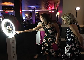 Milwaukee Photo Booth Companies Wisconsin Photo Booth Company