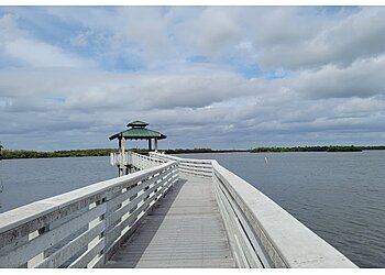 Hollywood Hiking Trails Wolf Lake Park
