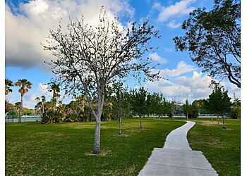 Hollywood Hiking Trails Wolf Lake Park