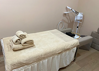 Wonderland Healing - Rancho Cucamonga, CA Spas - Salon Interior Image