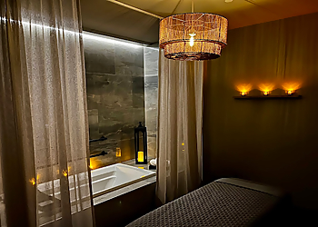 Woodhouse Spa Downtown - Louisville, KY Spas - Salon Interior Image