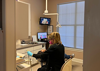 Woodmere Cosmetic & Family Dentistry - Montgomery, AL Cosmetic Dentists - Doctor Working Image