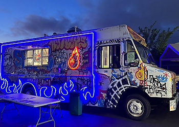 World Famous HOTBOYS Chicken - Hayward, CA Food Trucks - Takeaway Counter Image