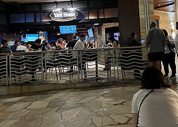 Honolulu American Restaurants Yard House Honolulu