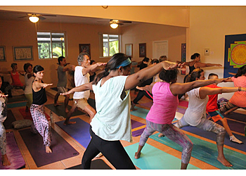 Miramar Yoga Studios Yogi Hari's Ashram-Sampoorna Yoga