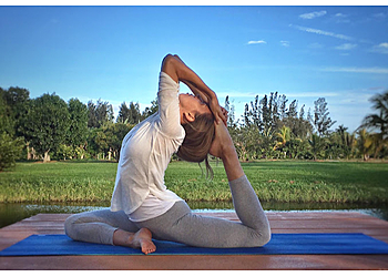 Miramar Yoga Studios Yogi Hari's Ashram-Sampoorna Yoga