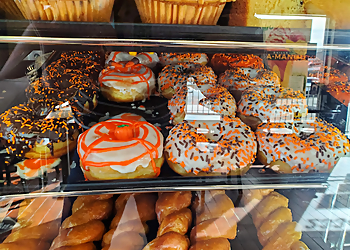 Yum Yum Donuts Santa Clarita Donut Shops image 1
