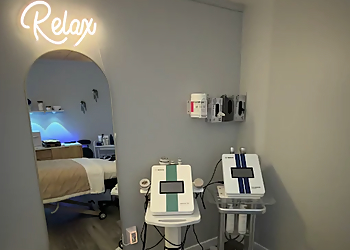 Zen Touch Spa - Cape Coral, FL Spas - Salon Interior Image