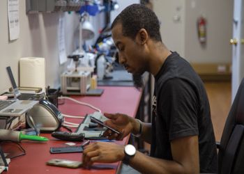 uBreakiFix - Sterling Heights, MI Computer Repair - Service Image