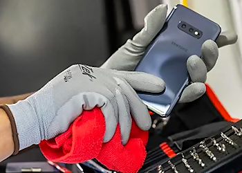 uBreakiFix Miami - Miami, FL Cell Phone Repair - Service Image